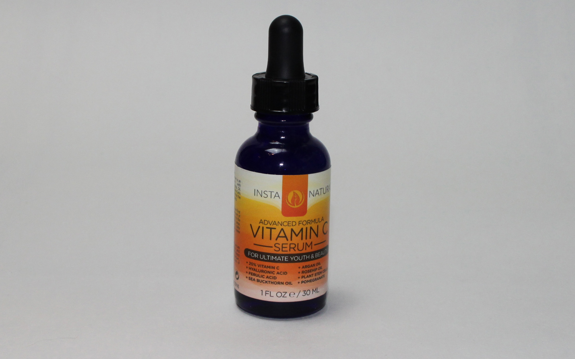 Pflegeroutine am Morgen - Insta Natural Vitamin C Serum