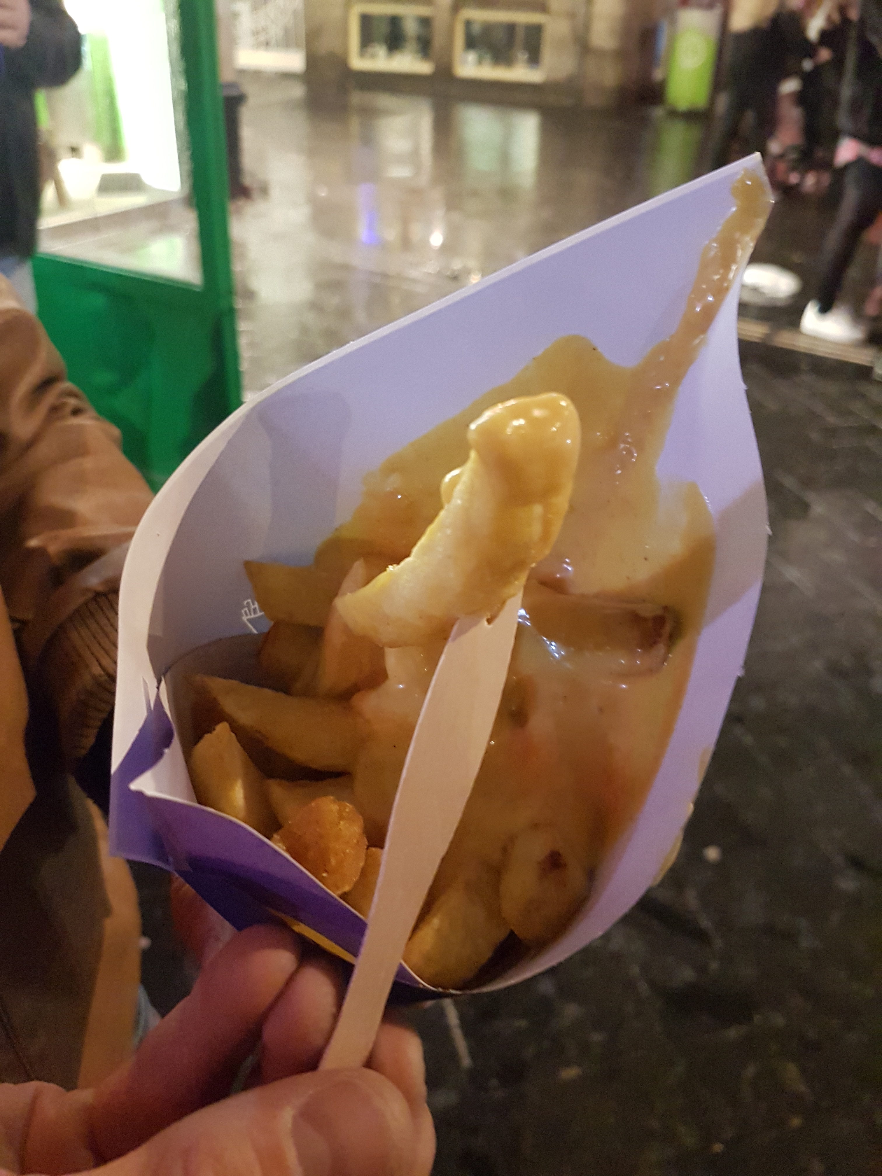 Food Diary - Amsterdam - Manneken Pis Pommes Frites
