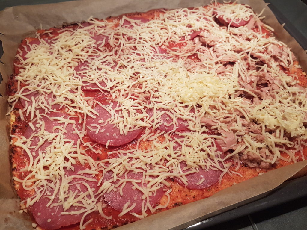 Low Carb Pizza mit Blumenkohl