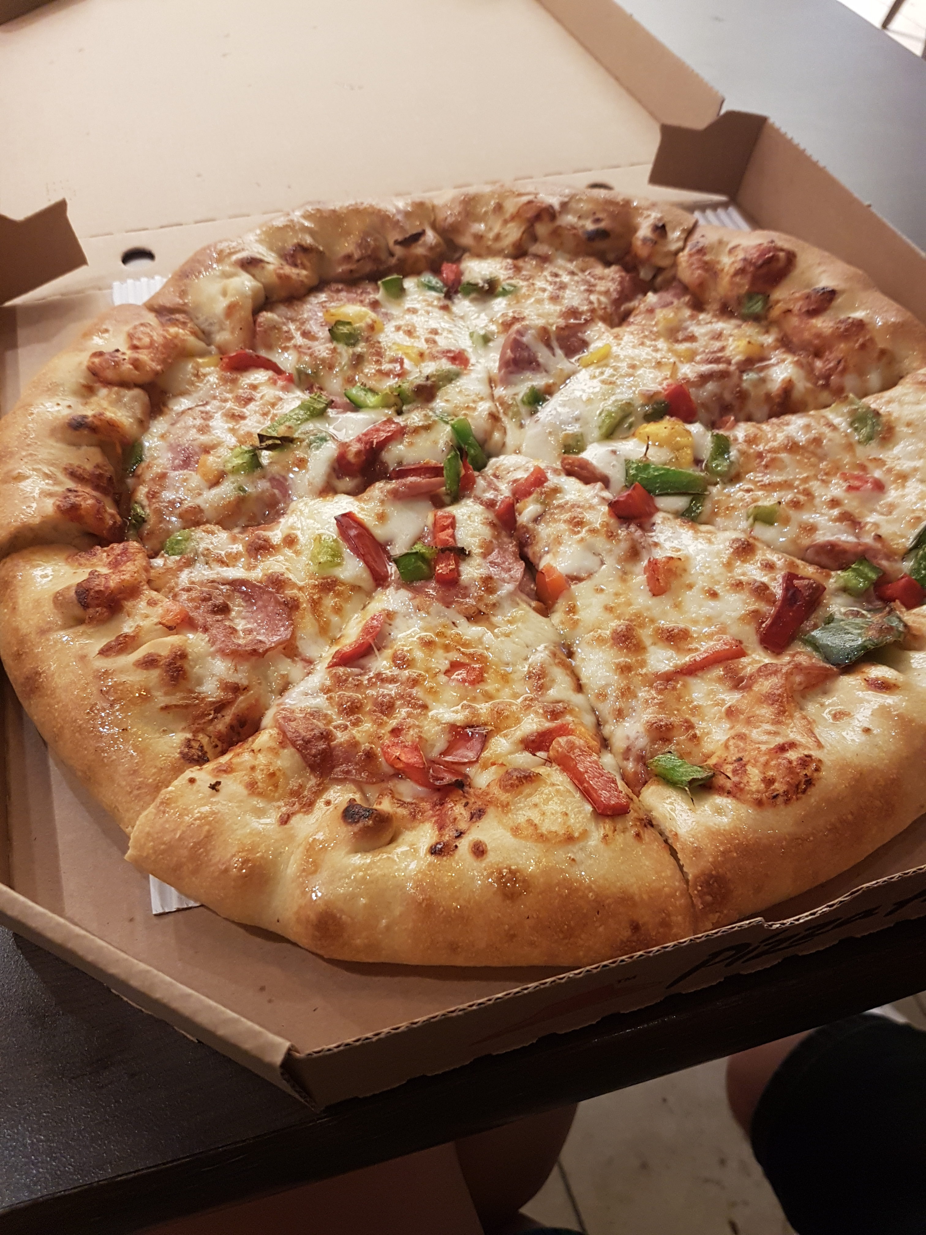 Wochenrückblick 22/ 2017 - Pizza mit Salami und Paprika von Pizza Hut